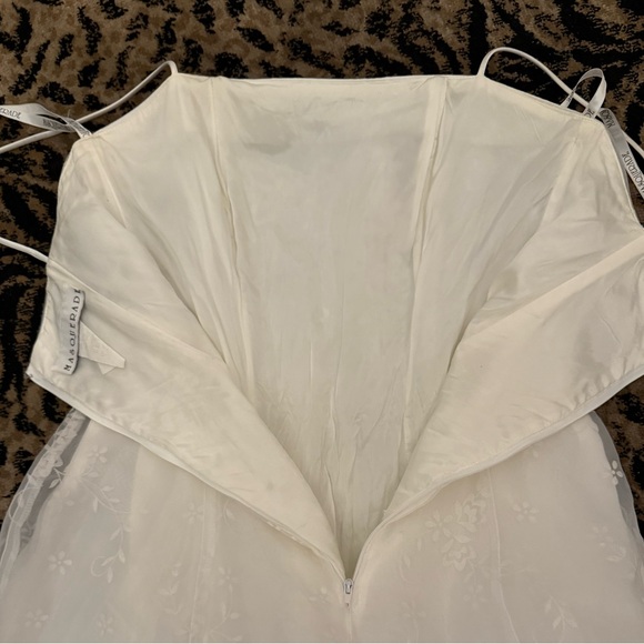 Masquerade Vintage Creamy White Floral Wedding Dress Size 7/8 - Picture 4 of 7